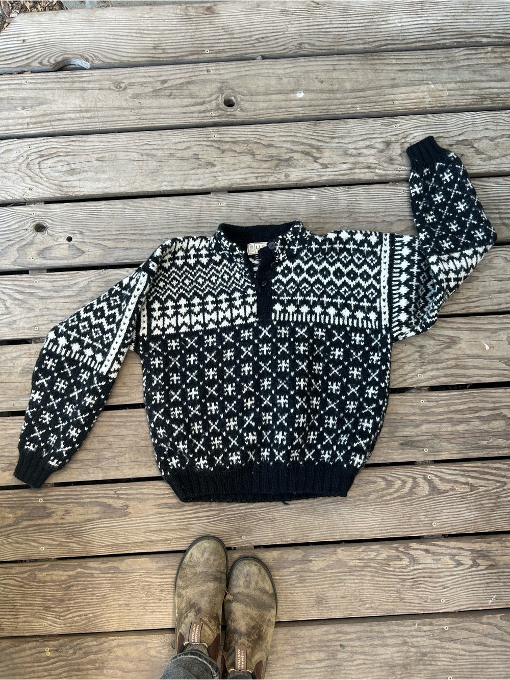 Gorgeous LL bean Black & White Nordic Pattern Wool Sweater
